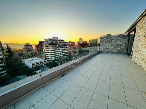 Estupendo dúplex en Vitacura con vista panorámica