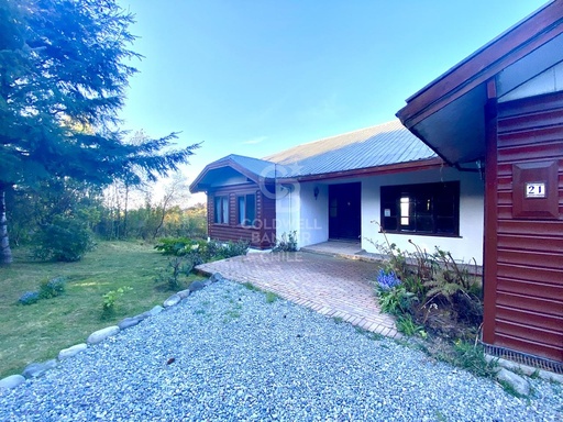 Gran casa en venta con vista al lago y volcán Osorno