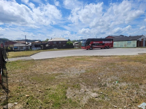 Sitio de 3.300m2 con salida a 3 calles