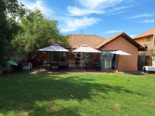 Ayres de Chicureo, linda casa en venta