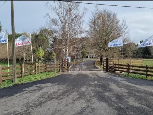 Parcela con laguna  en Frutillar