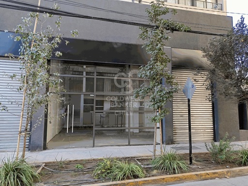 Local a metros de Av. Vicuña Mackenna pte - 74m2