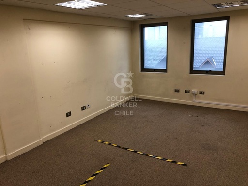 Arriendo de Oficina habilitada de 25 m2 en Excelente Ubicaci