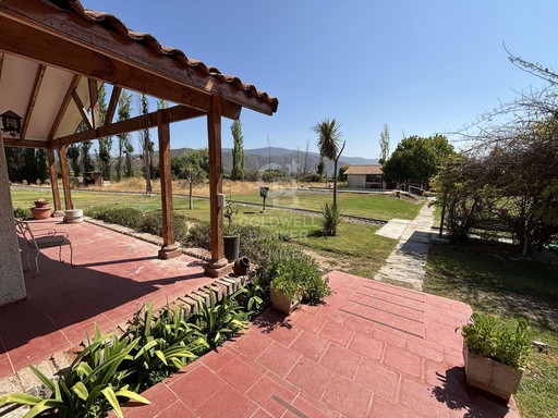 Gran Casa en Condominio con terreno de 23.000 m2