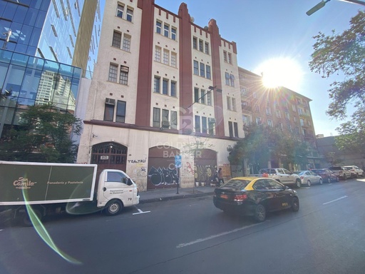 Gran local comercial en Santiago
