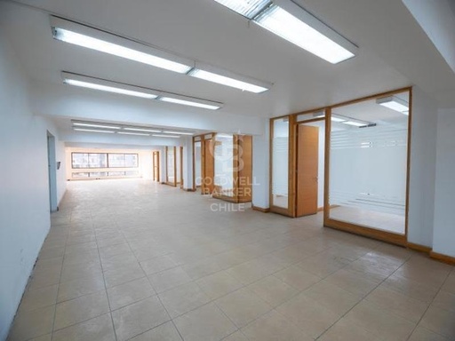 Excelente Oficina Barrio el Bosque Norte cerca al Metro