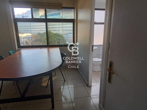 Oficina Moderna y Funcional en Piso 6 Providencia
