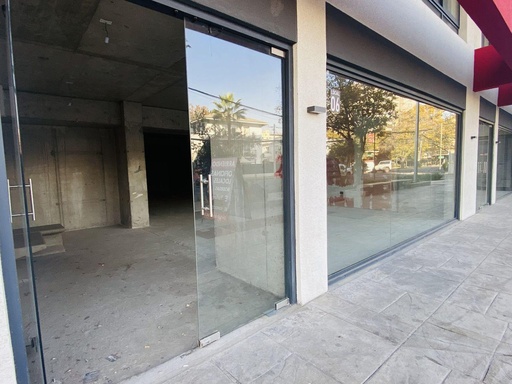 Local Comercial con Excelente Flujo Peatonal y Vehicular