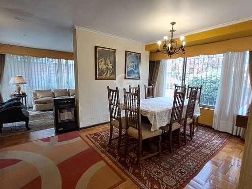Hermosa casa en barrio residencial, Vitacura