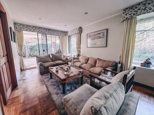 Casa en Venta Sector Rotonda Manquehue - Vitacura