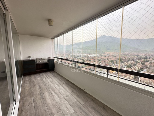 Amplio departamento con vista despejada