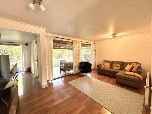Espléndida Casa en Arriendo con Jardín y Piscina