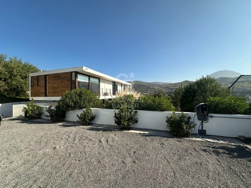 Excelente oportunidad- Moderna casa  - La Reserva