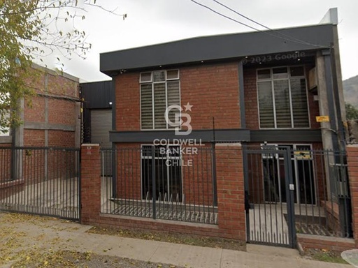 Bodega Industrial con Oficinas de 624 m2 construidos
