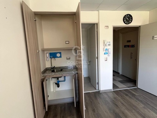 Oficina al lado del Hospital Fricke en Viña